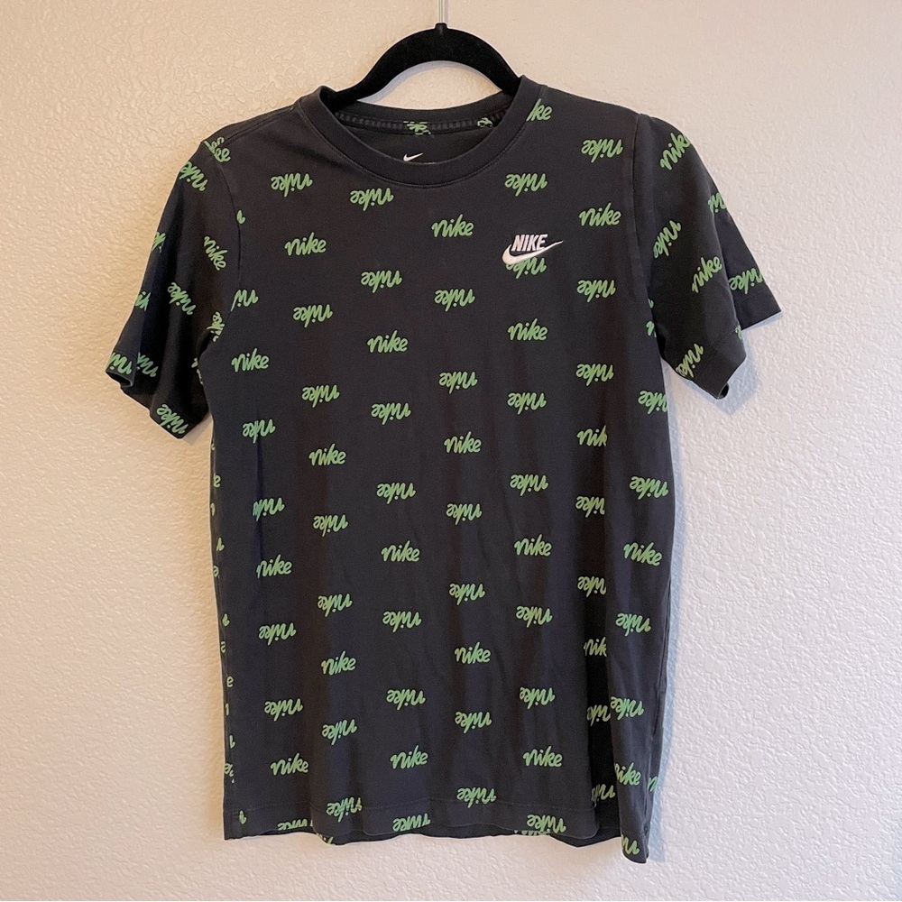 Nike T-shirt Big Kids Black With Green Logo XL